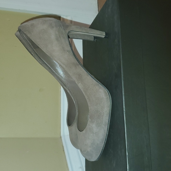Gucci Gray suede pumps - Picture 9 of 16